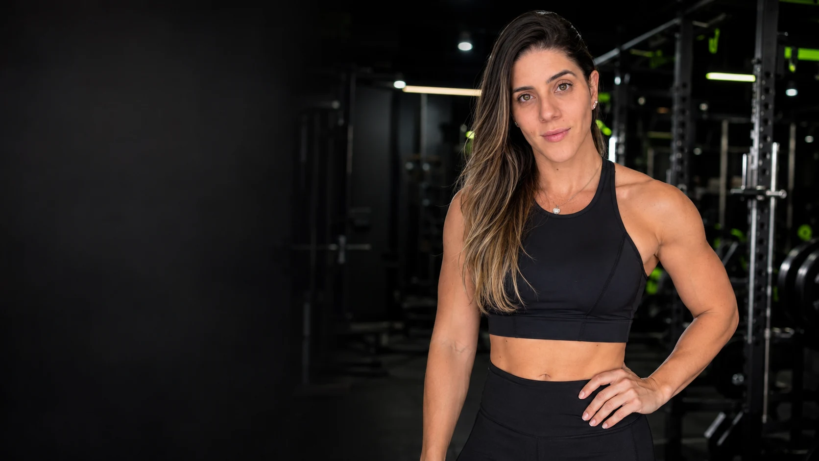 Jéssica Decaris em ambiente de academia